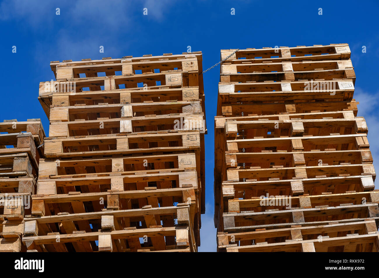 Pallet Outdoor Stock Photos Pallet Outdoor Stock Images Alamy