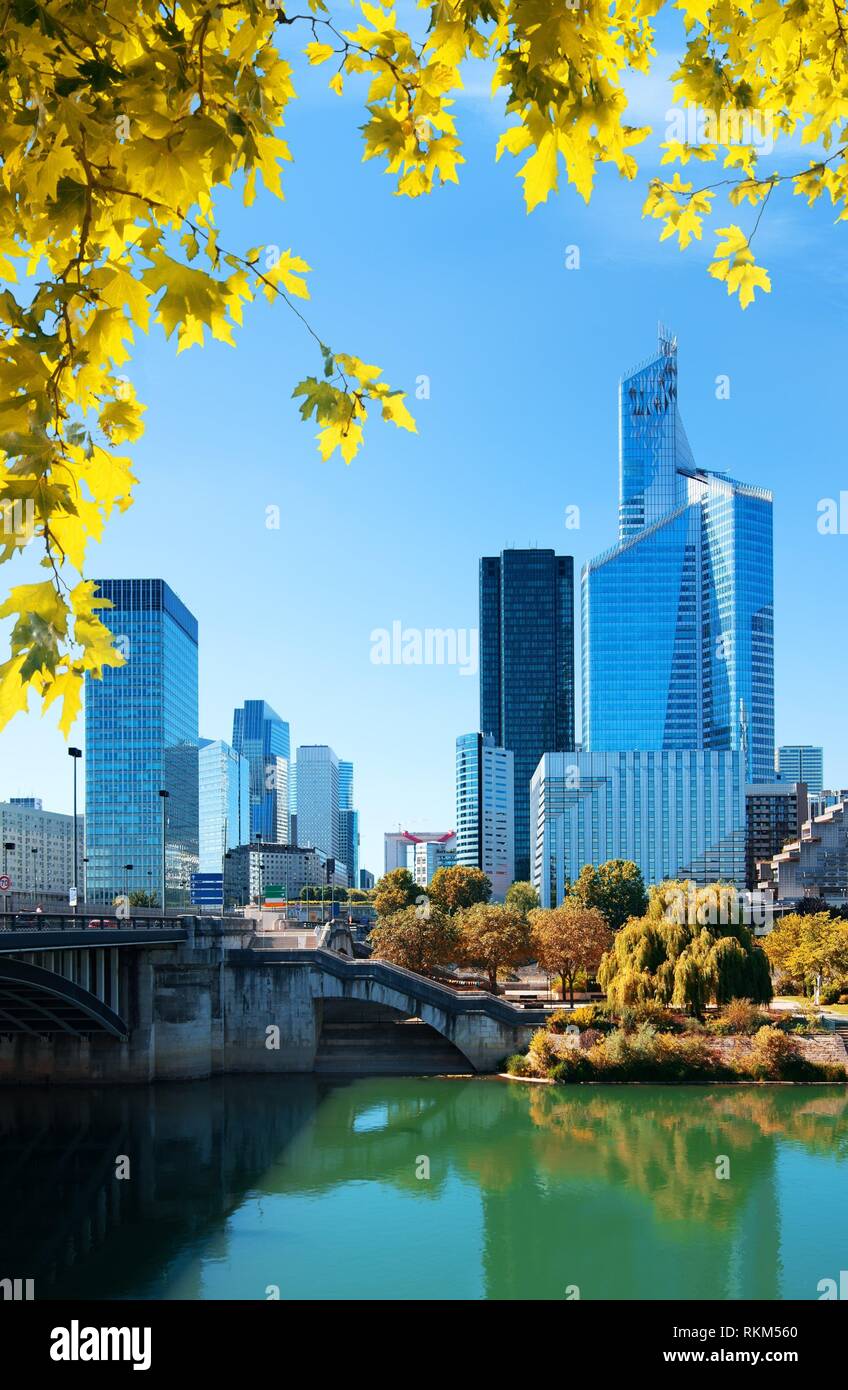 Modern district with skyscrapers in paris hires stock photography and