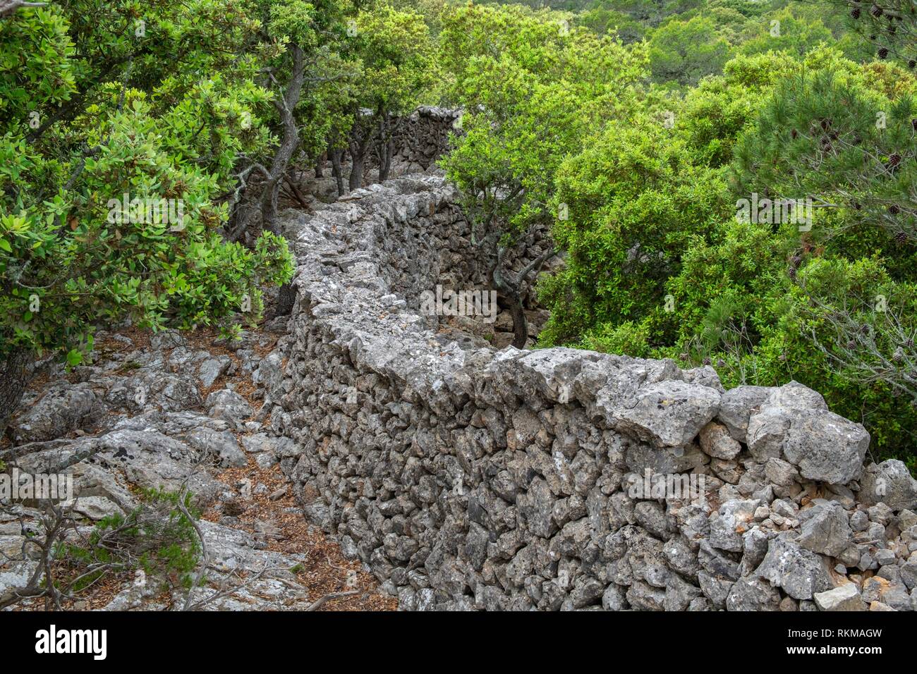 Muro de piedra tradicional hi-res stock photography and images - Alamy