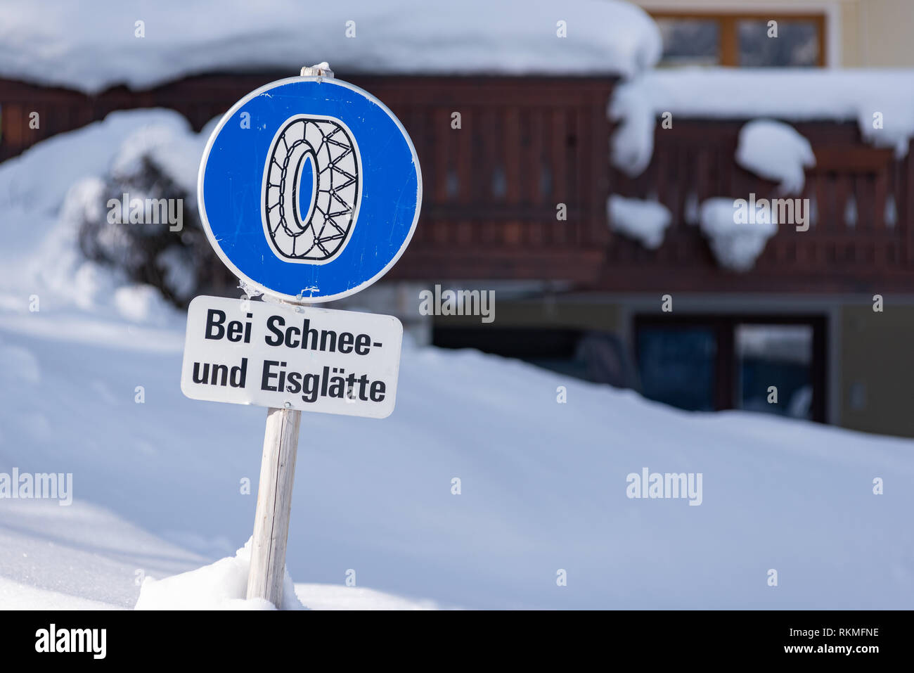 Road sign snow chains obligatory hires stock photography and images