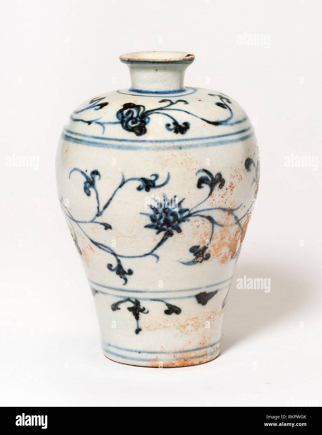 Vase with Stylized Flowers and Vines - Ming dynasty (1368–1644) - China or  Southeast Asia - Origin: China, Date: 1368–1644, Medium: Porcelain painted  Stock Photo - Alamy