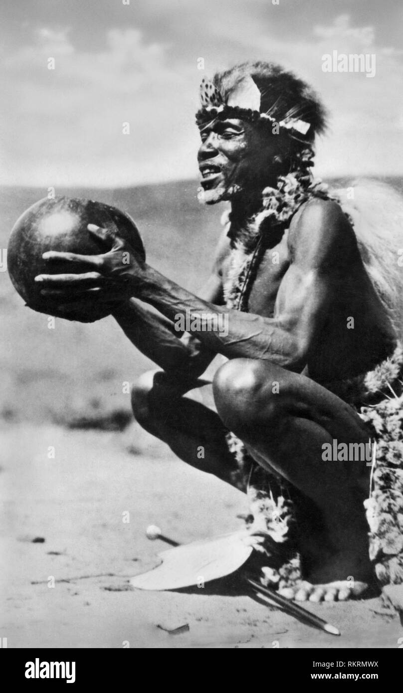 sorcerer, zululand, south africa, africa 1927 Stock Photo