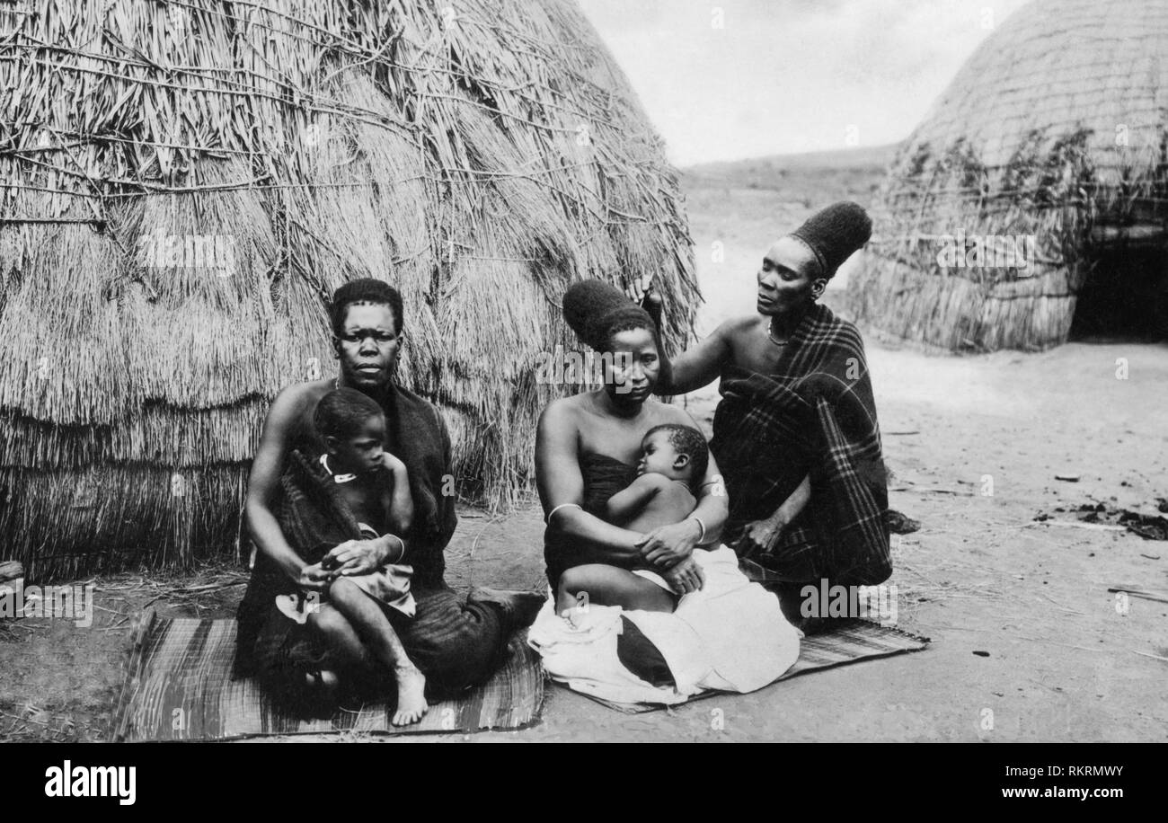 zulu family, zululand, south africa, africa 1927 Stock Photo