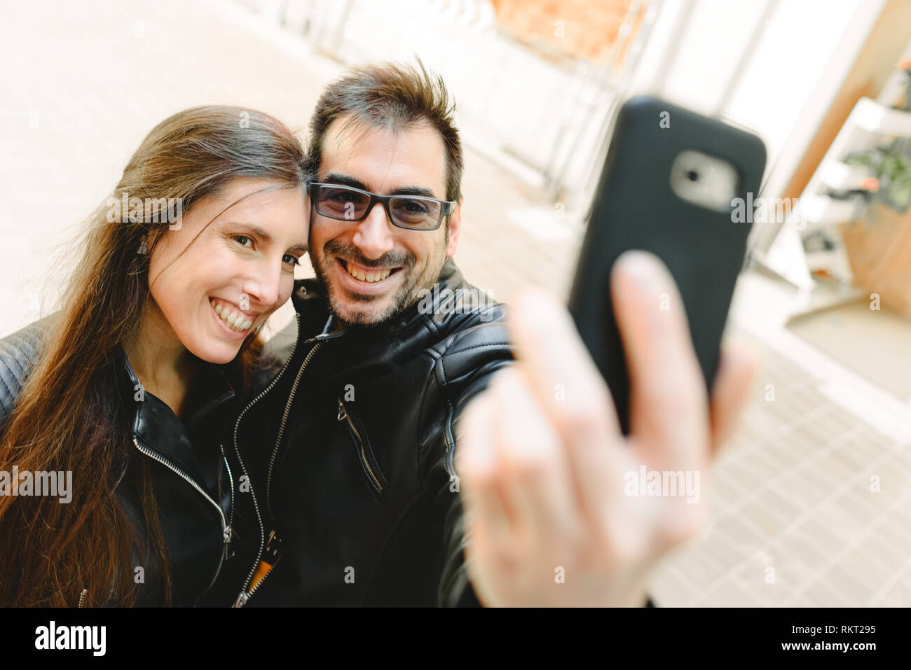 amateur selfie kiss