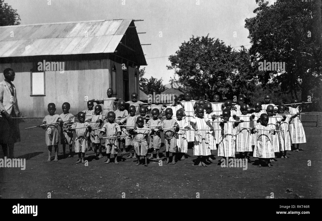 Africa missionary 1930 hi-res stock photography and images - Alamy