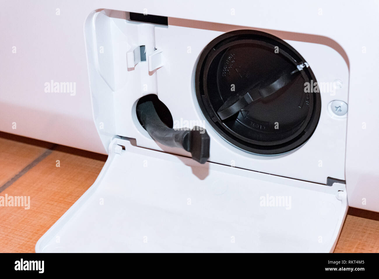 Washing machine filter hi-res stock photography and images - Alamy