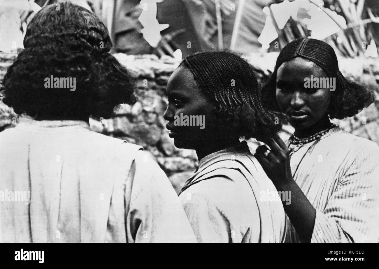 Africa Ethiopia Combing Of Virgins Girls 1920 30 Stock Photo