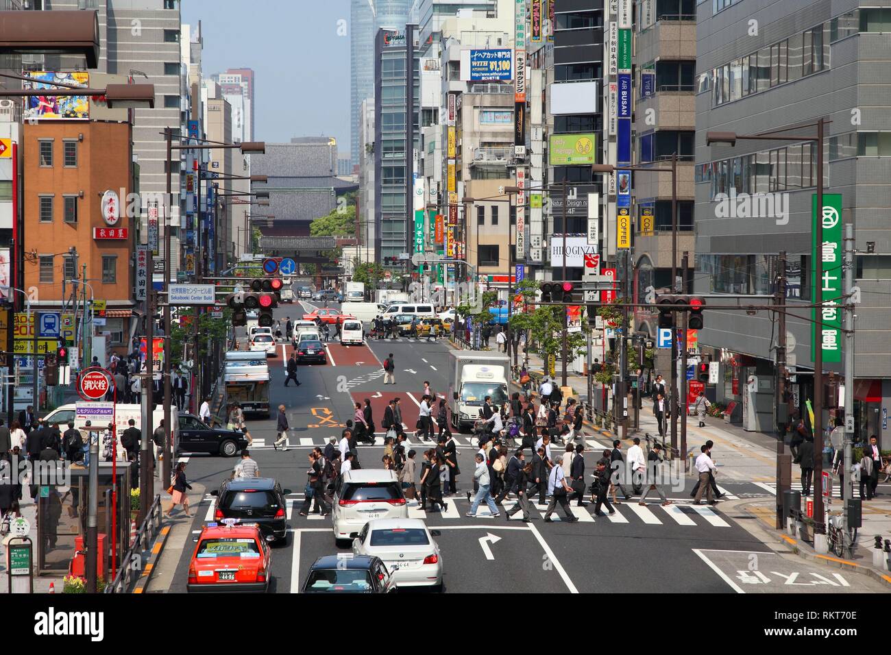 Page 3 Japanese Commuters And Crowded High Resolution Stock Photography And Images Alamy Page 3 Japanese Commuters And Crowded High Resolution Stock Photography And Images Alamy