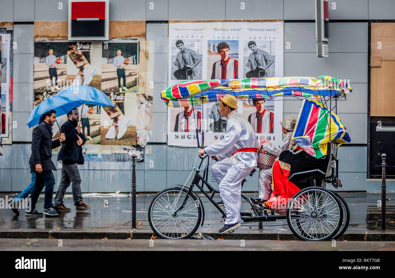 On a rainy day in Paris Stock Photo - Alamy