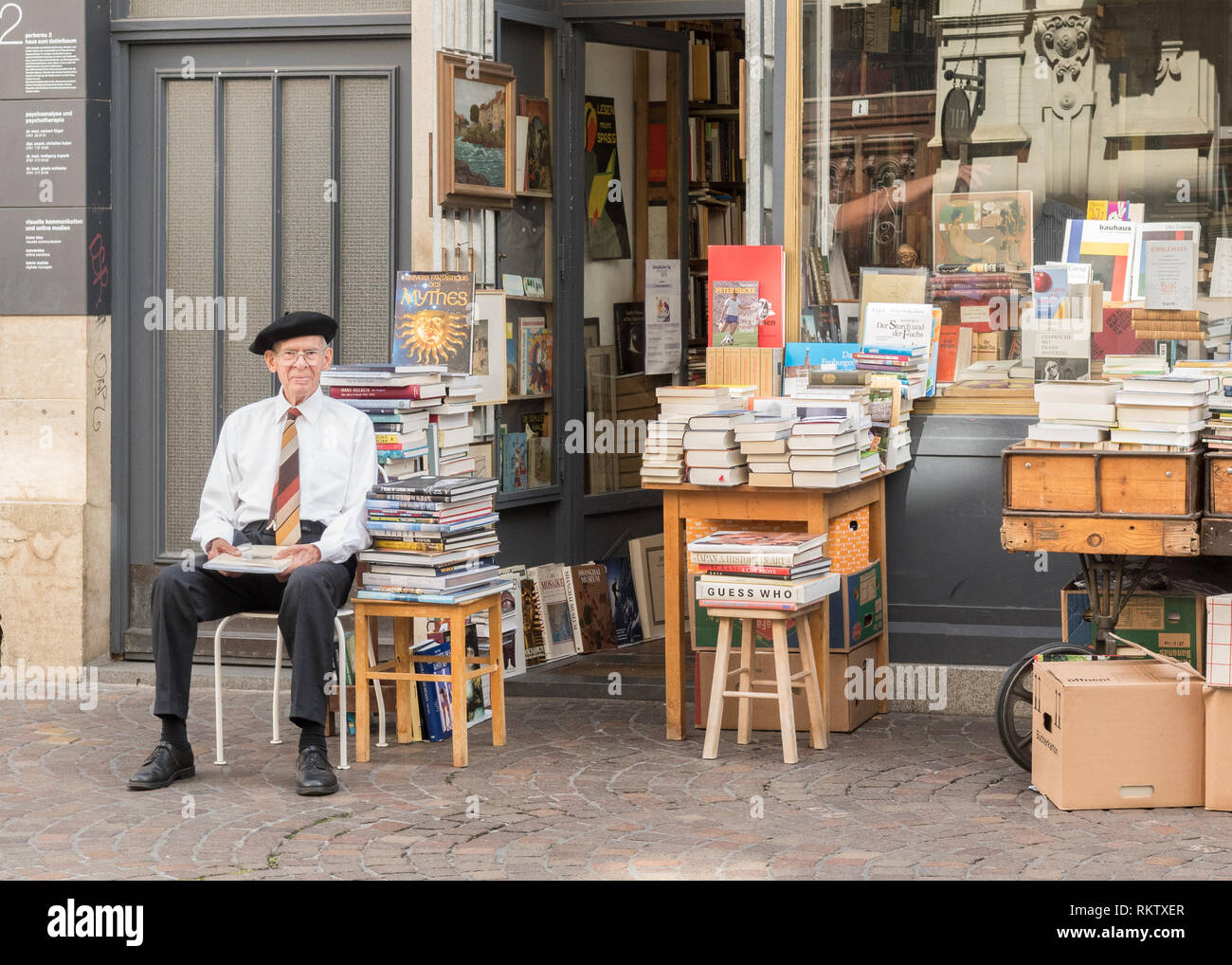 Antique Bookshop High Resolution Stock Photography And Images Alamy