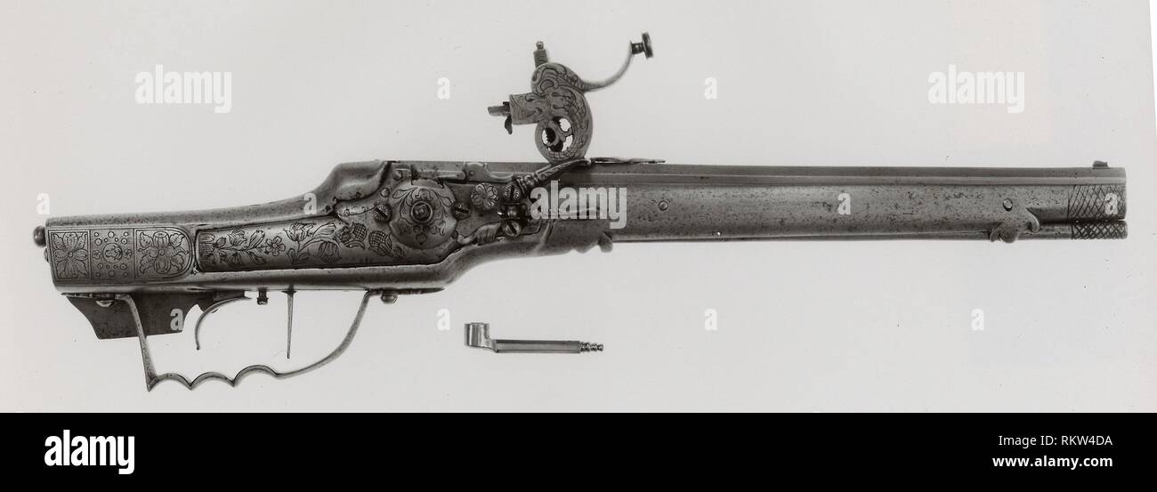 Gun 1600s hires stock photography and images Alamy