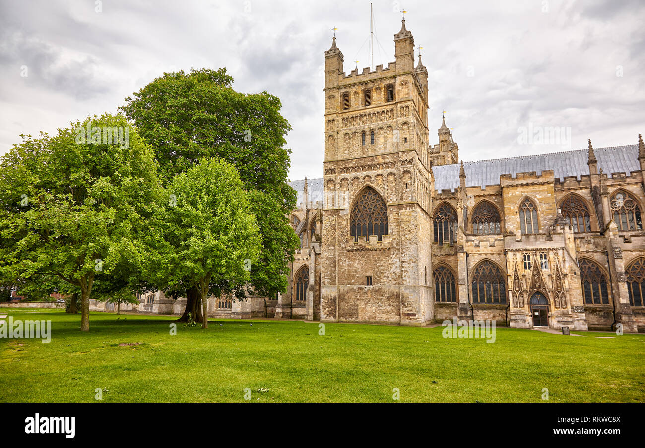 The square North Tower of Exeter Cathedral (Cathedral Church of Saint Peter), containing the 4.1-tonne bourdon bell, called Peter. Exeter. Devon. Engl Stock Photo