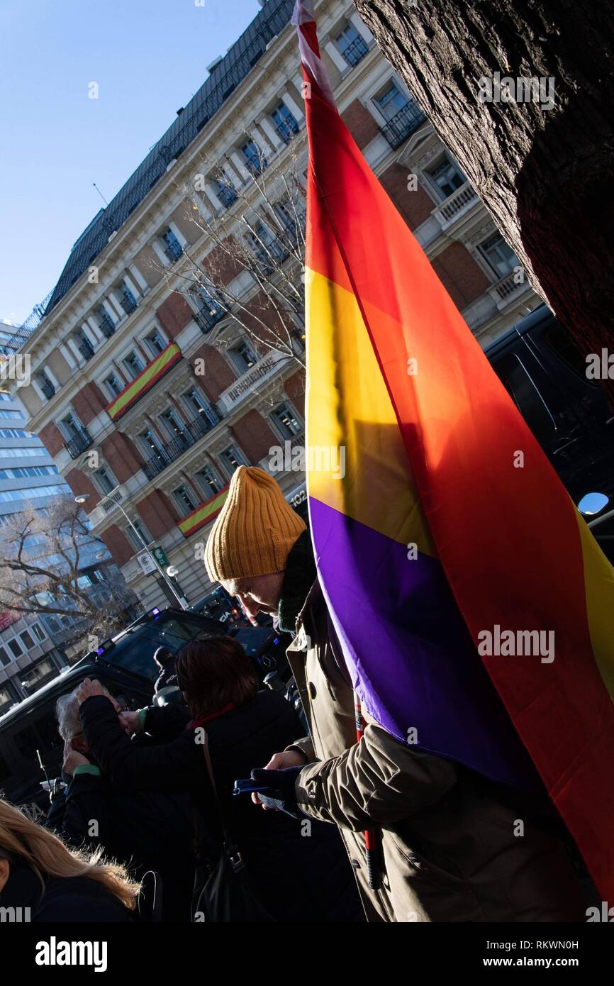Madrid, Spain. 12th Feb, 2019. A protestant with the republican flag. Fifty separatists are concentrated in the streets around the Supreme at the beginning of the trial of the 'proces'  Cordon Press Credit: CORDON PRESS/Alamy Live News Stock Photo