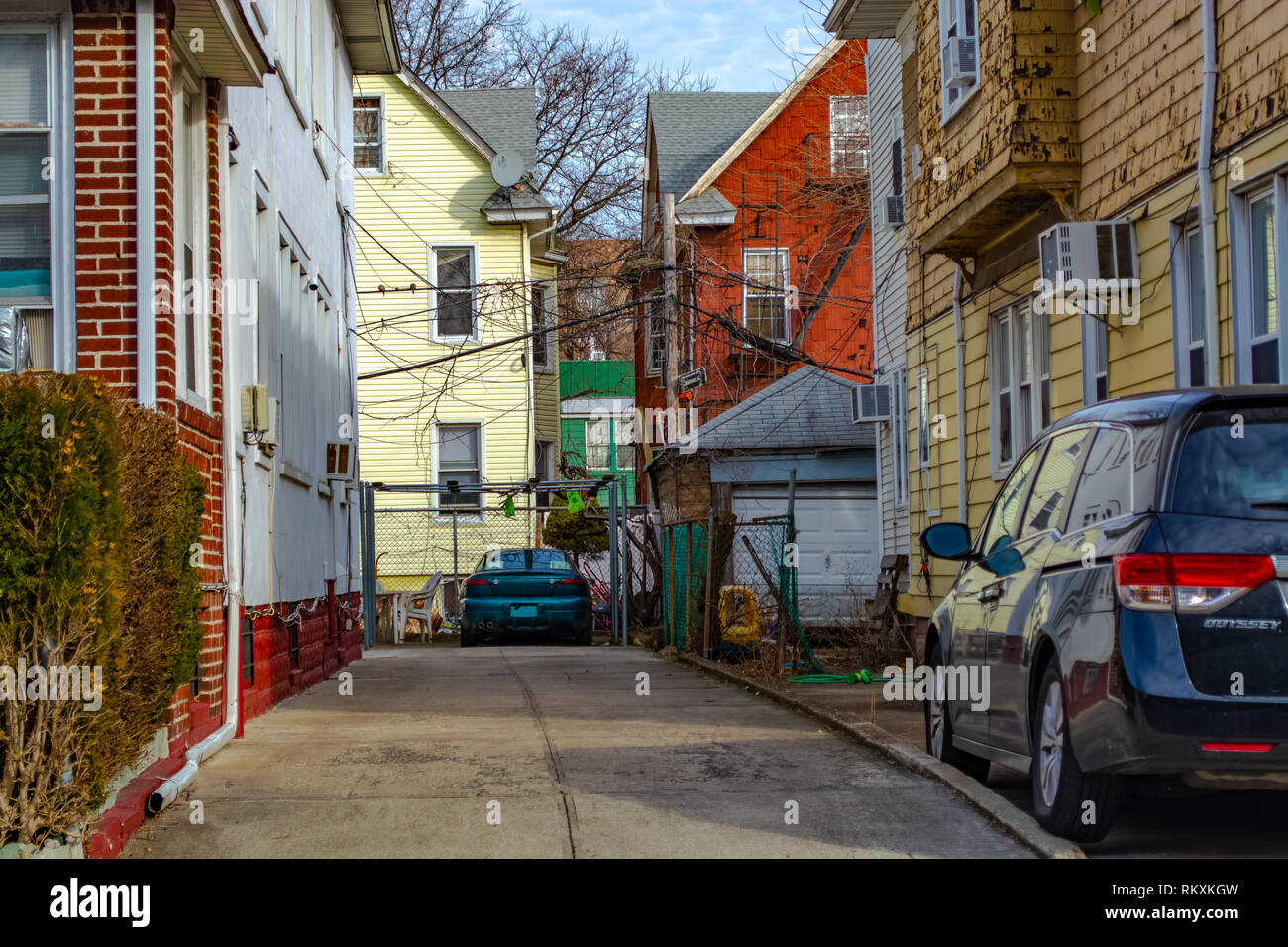 Old Brooklyn houses and electrical wires Stock Photo Alamy