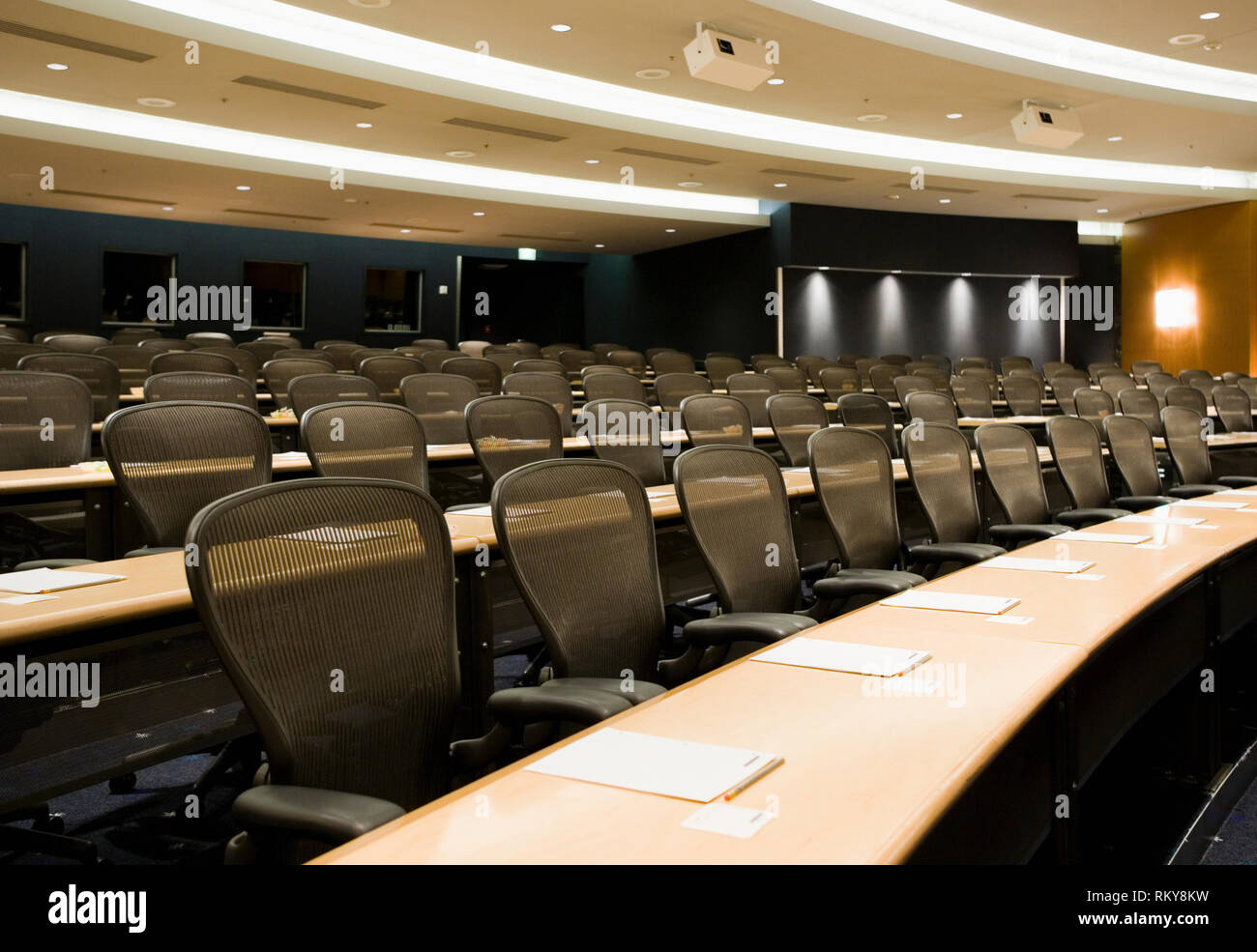 Auditorium empty meeting room hi-res stock photography and images - Alamy