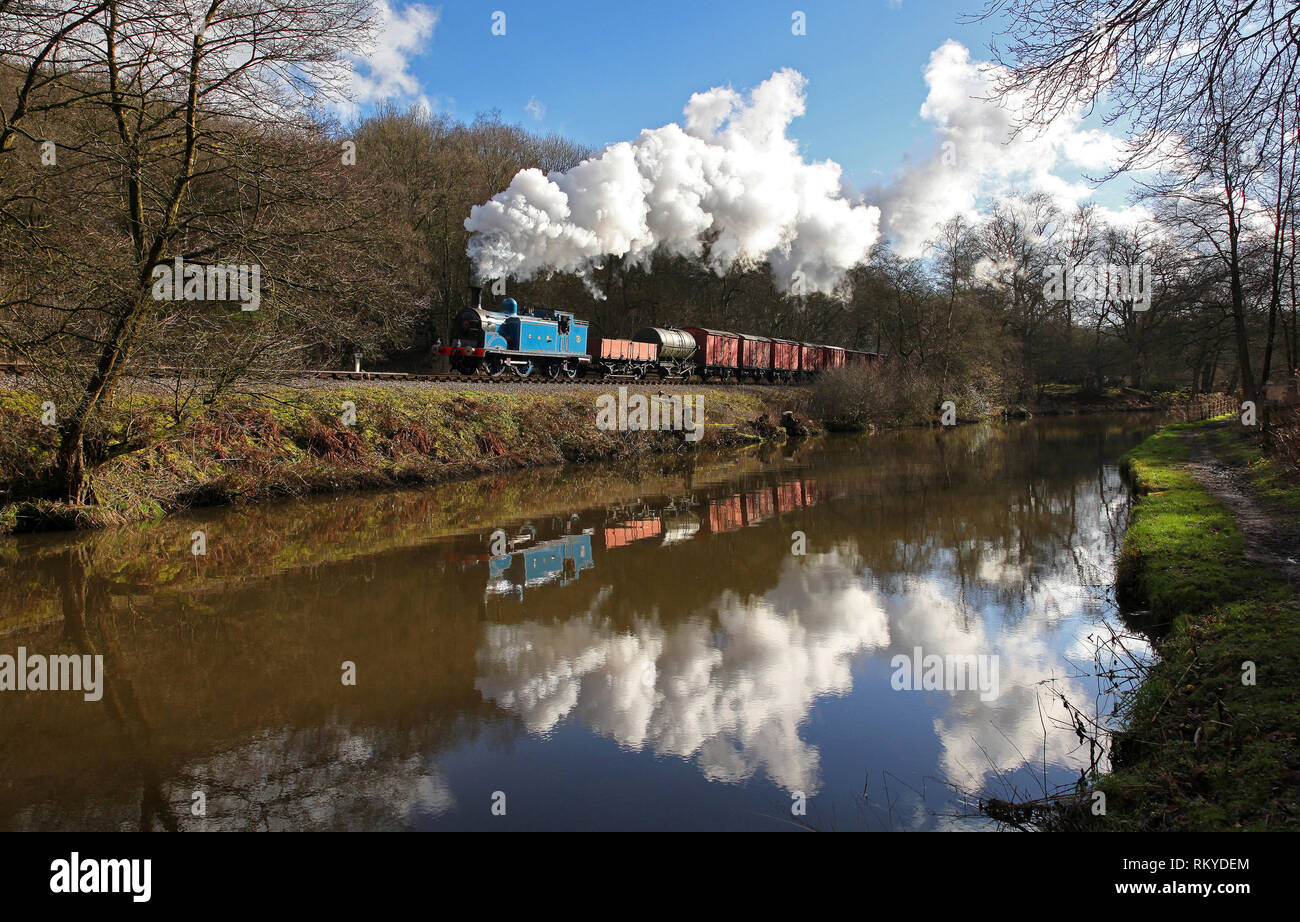 CR 419 heads away from Consall at Consall forge on the Churnet Valley railway, next to the canal. Stock Photo
