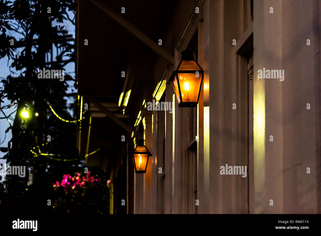 Hanging lantern street light hi-res stock photography and images - Alamy