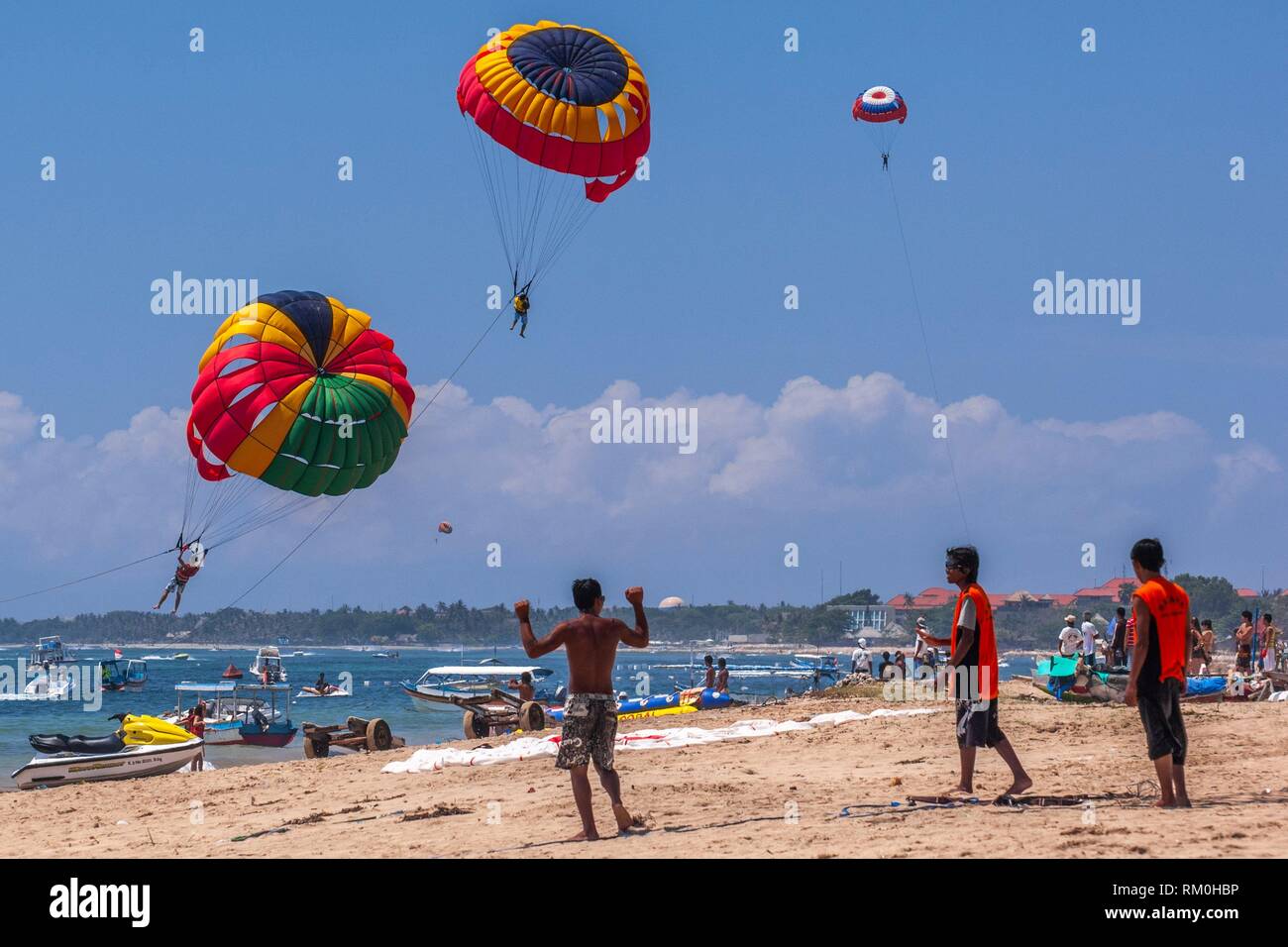 Paragliding boat hires stock photography and images Alamy