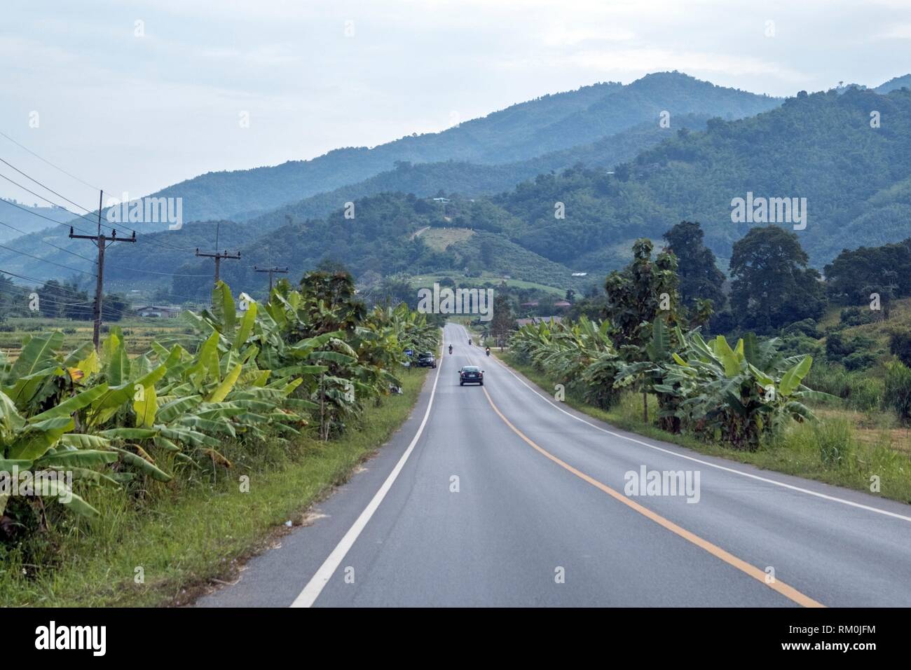 The mountainous road from Thaton to Choui Fong tea plantaion, Thailand ...