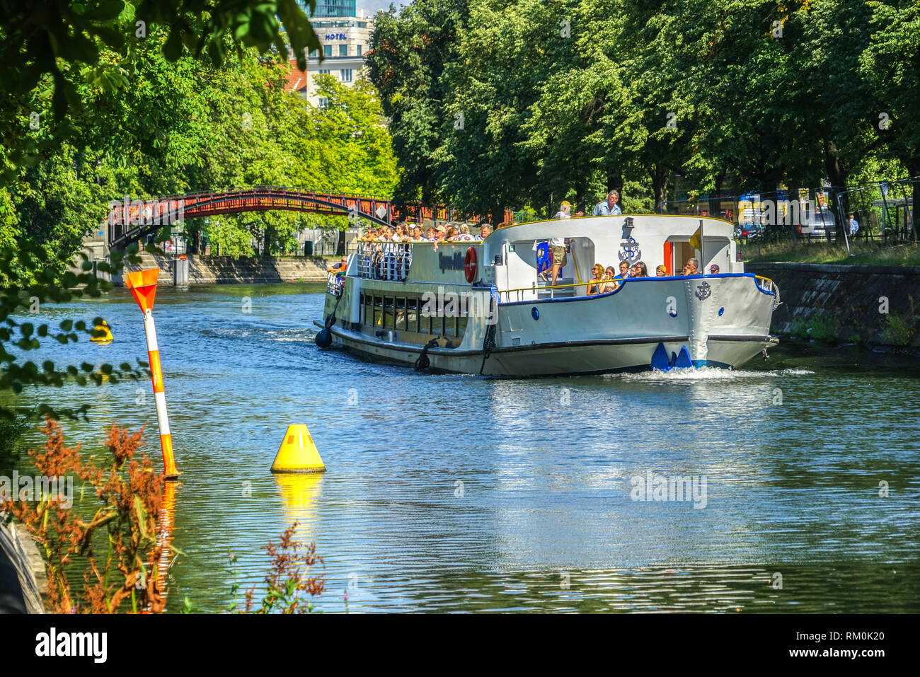 Berlin, Landwehrkanal mit Schiff Stock Photo