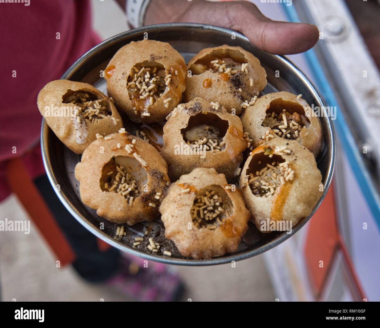 Pani puri indian snack hi-res stock photography and images - Alamy