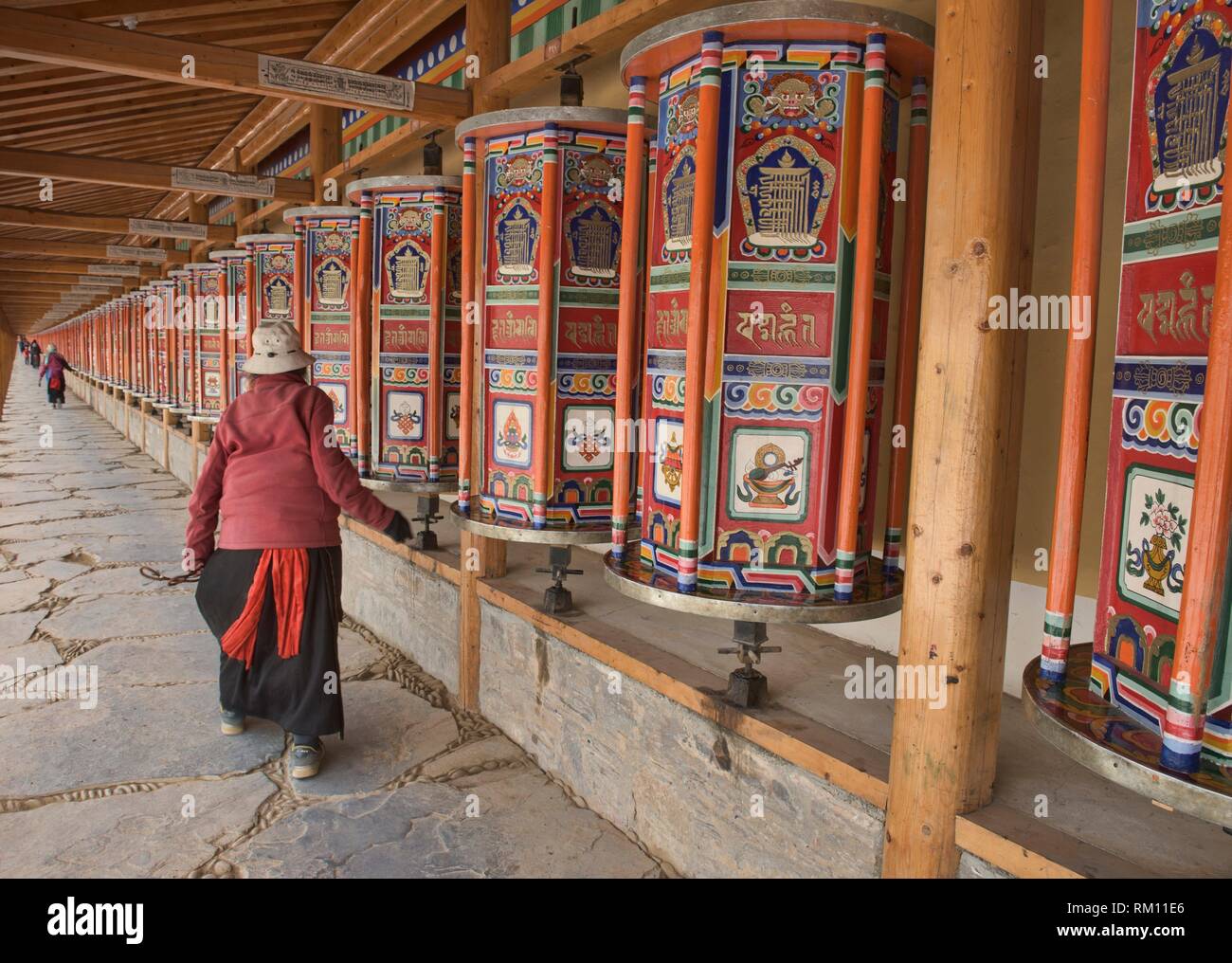 Chinese Spinning Wheel High Resolution Stock Photography and Images Alamy