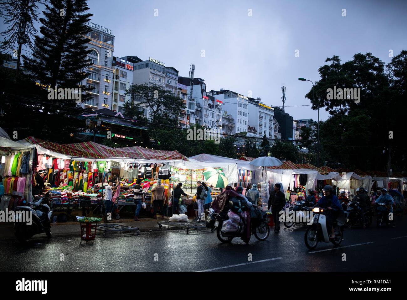 Da Lat night market, Vietnam Stock Photo Alamy