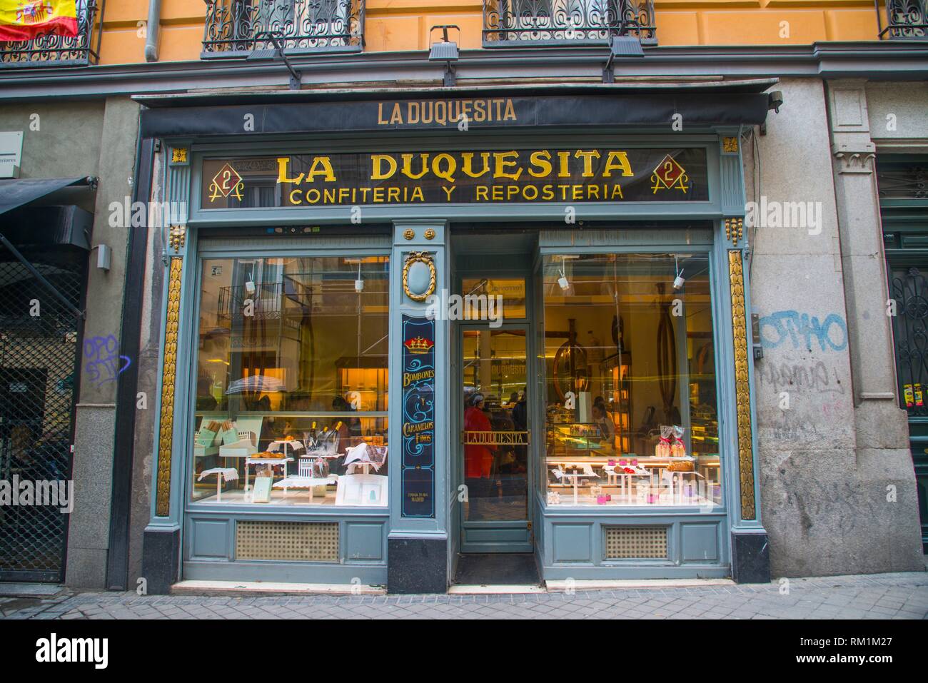 Facade of La Duquesita cake shop. Madrid, Spain Stock Photo - Alamy