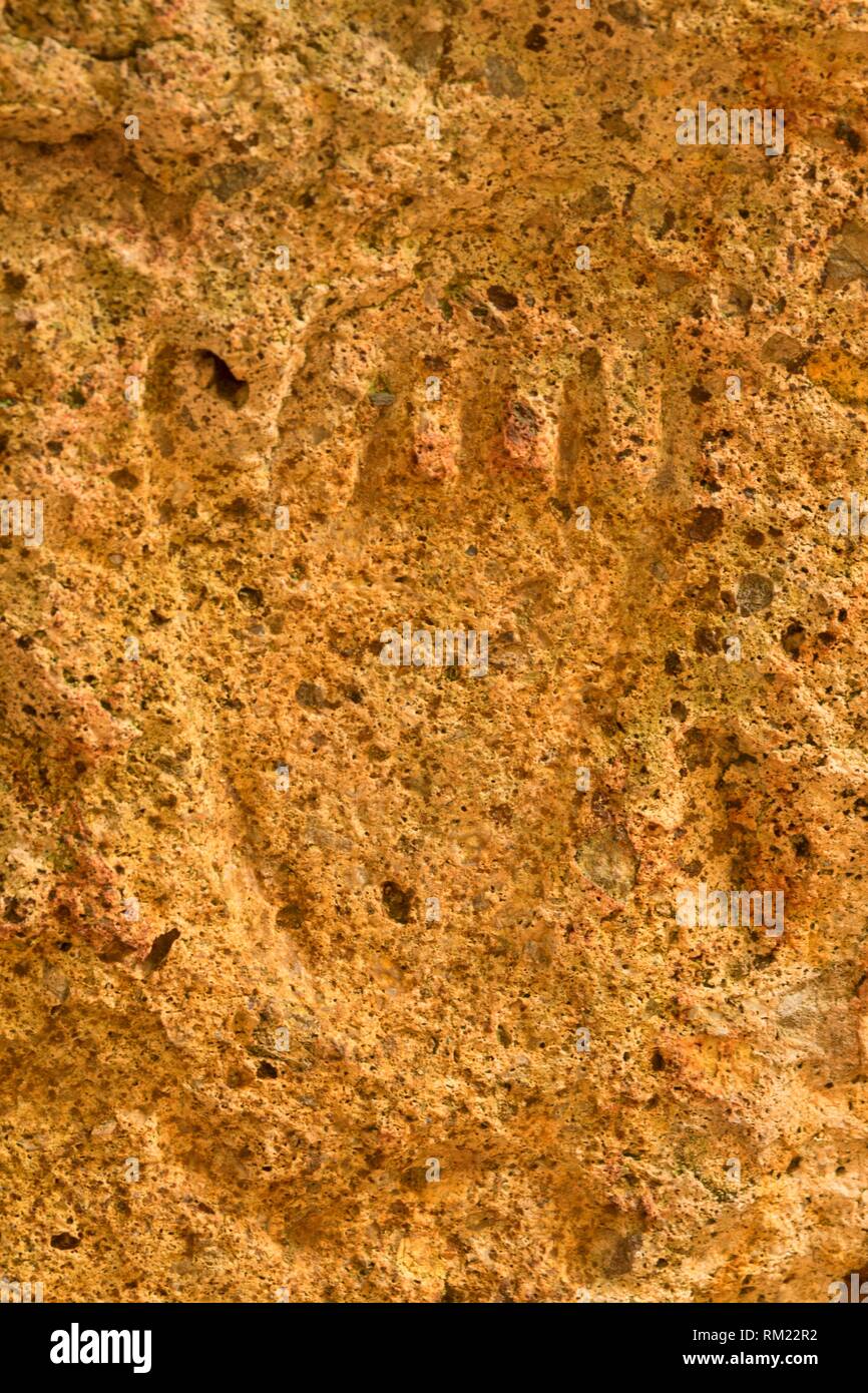 Petroglyphs At Cascadia Cave Linn County Oregon Stock Photo Alamy