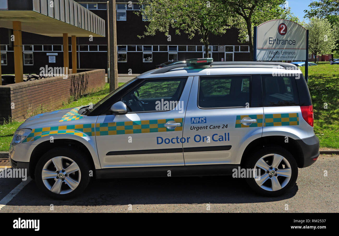 GP out of hours service car, Urgent Care 24,Cheshire and Merseyside Treatment Centre,  Halton Hospital, Runcorn, Cheshire, North West England WA7 2HH Stock Photo