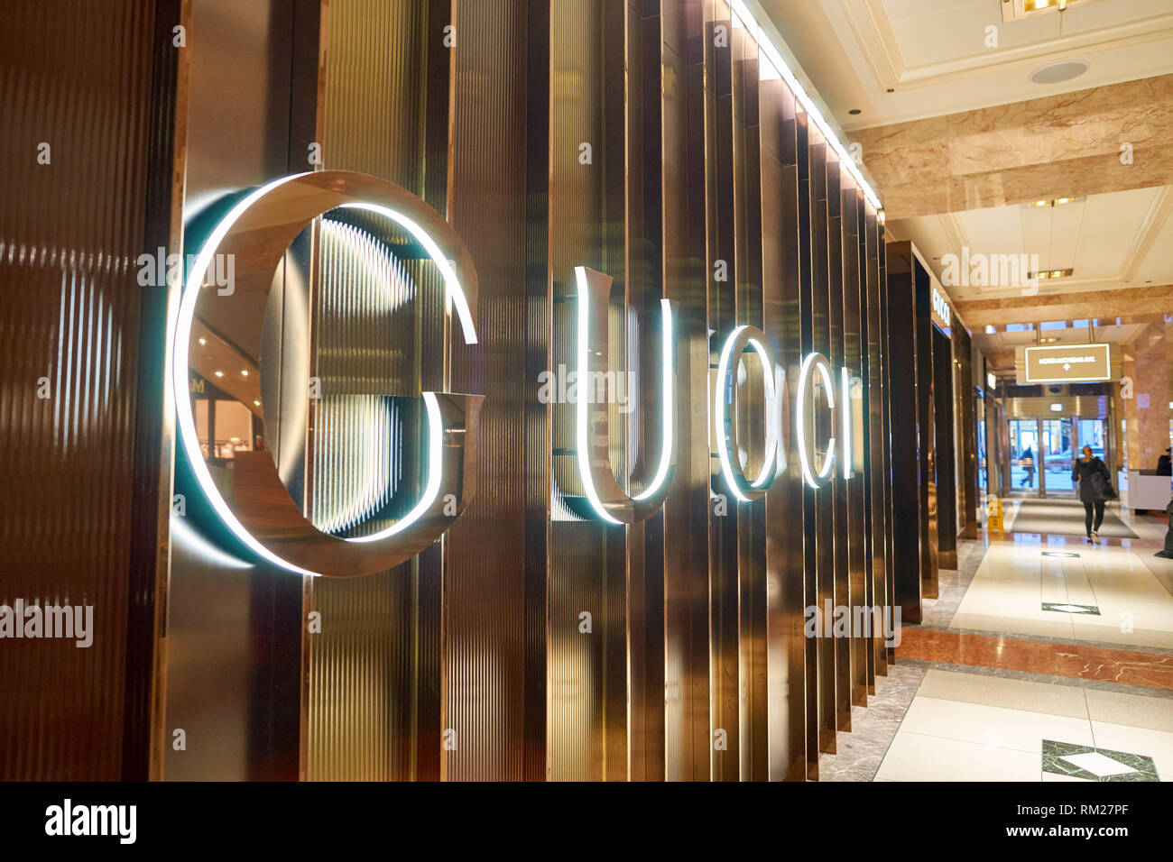 CHICAGO, IL 04 APRIL, 2016: Gucci store at 900 Michigan, Chicago. Gucci is an Italian luxury brand of fashion and goods Stock Photo -