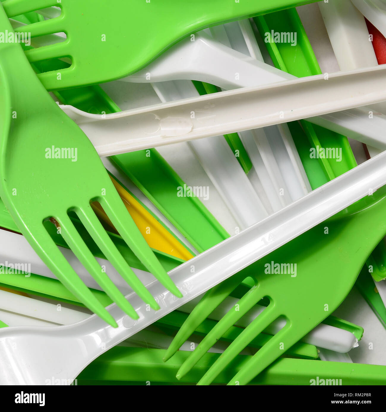 Disposable plates and forks with bread and ketchup Stock Photo - Alamy