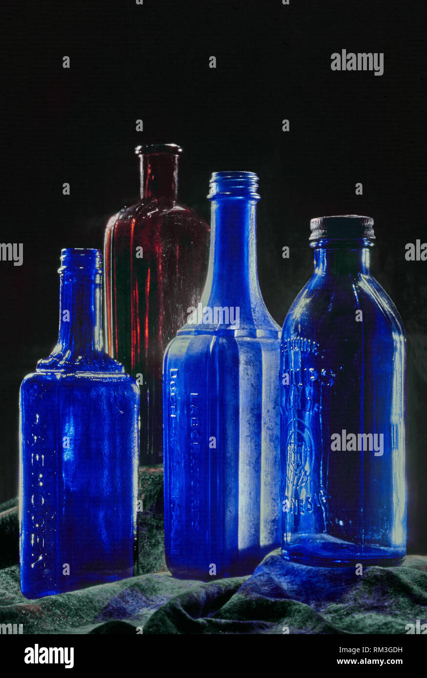 https://c8.alamy.com/comp/RM3GDH/milk-of-magnesia-blue-bottles-india-asia-RM3GDH.jpg