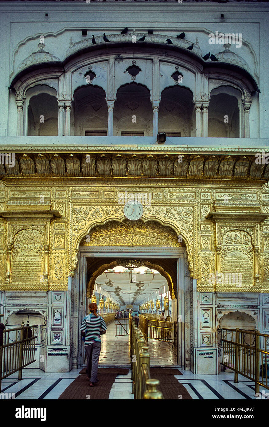 Amritsar golden temple gate hires stock photography and images Alamy