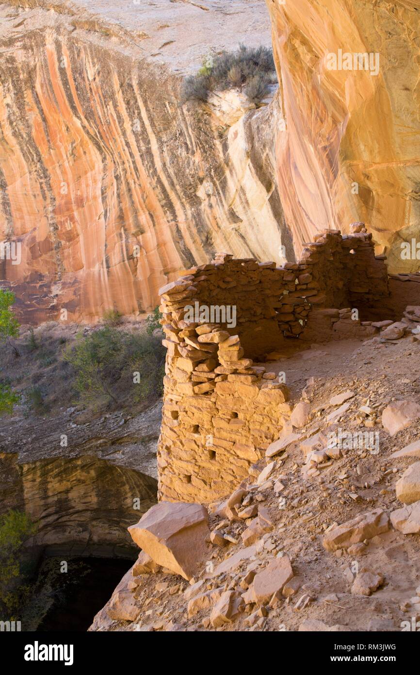 Monarch cave ruins hi-res stock photography and images - Alamy