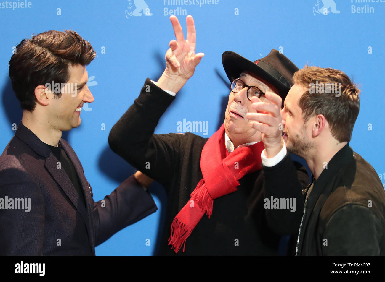 Berlin, Germany. 11th Feb, 2019. 69th Berlinale, Photocall 'Skin', USA, Panorama: Guy Nattiv (l-r), director and screenwriter, Berlinale director Dieter Kosslick and Jamie Bell, British actor. Credit: Christof Soeder/dpa/Alamy Live News Stock Photo