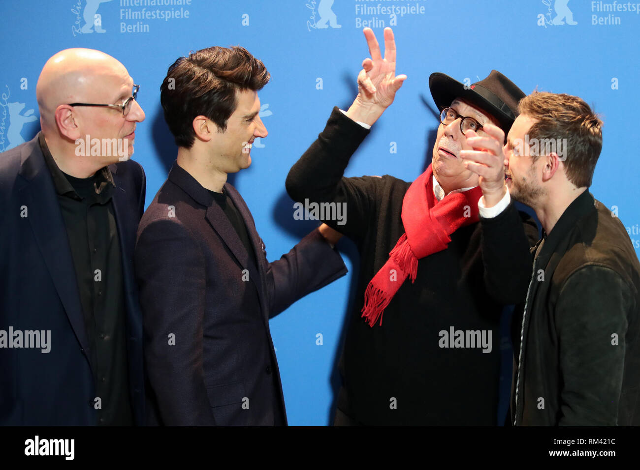 Berlin, Germany. 11th Feb, 2019. 69th Berlinale, Photocall 'Skin', USA, Panorama: Oren Moverman, producer (l-r), Guy Nattiv, director and screenwriter, Berlinale director Dieter Kosslick and Jamie Bell, British actor. Credit: Christof Soeder/dpa/Alamy Live News Stock Photo