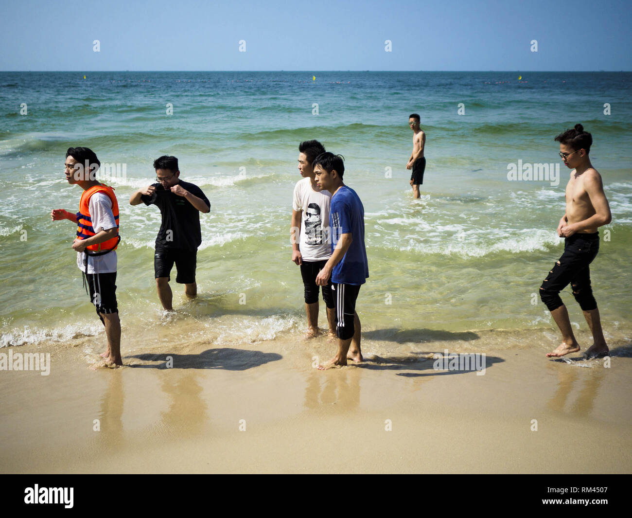 boys changing at the beach Sihanoukville, Preah Sihanouk, Cambodia. 13th Feb, 2019. Chinese tourists  on Ocherteal Beach in Sihanoukville. There are about 80 Chinese casinos and  resort hotels open in Sihanoukville and dozens more under construction. The
