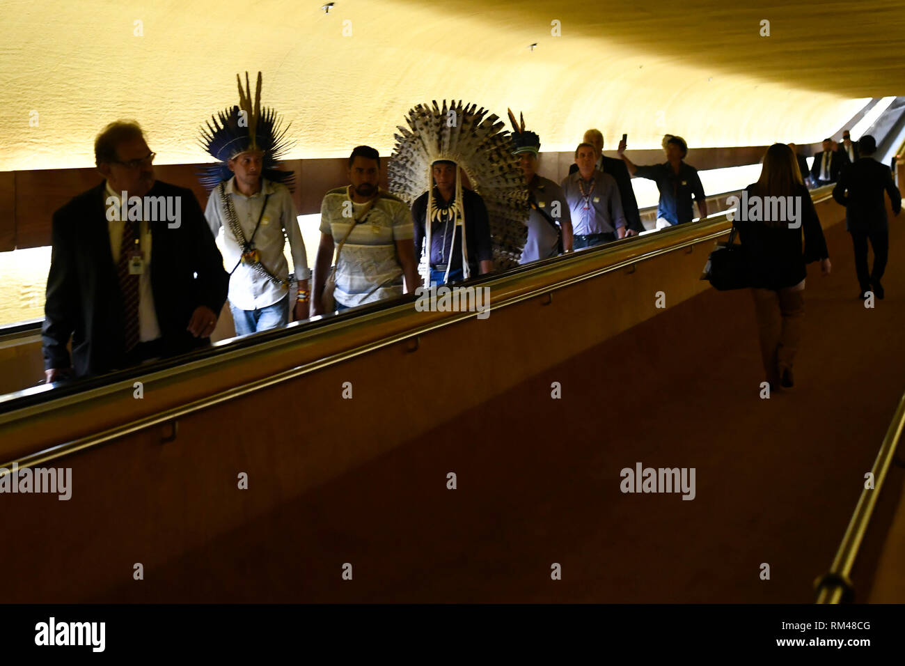 DF - Brasilia - 02/13/2019 - Indians Camara dos Deputados - Indians are seen this Wednesday, February 13, in the Chamber of Deputies distributing document to the deputies against the municipalization of the indigenous health. Photo: Mateus Bonomi / AGIF Stock Photo