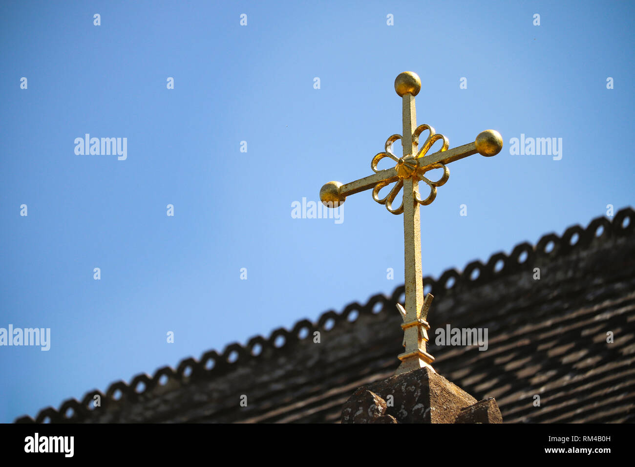 Religious cross on church roof Stock Photo - Alamy