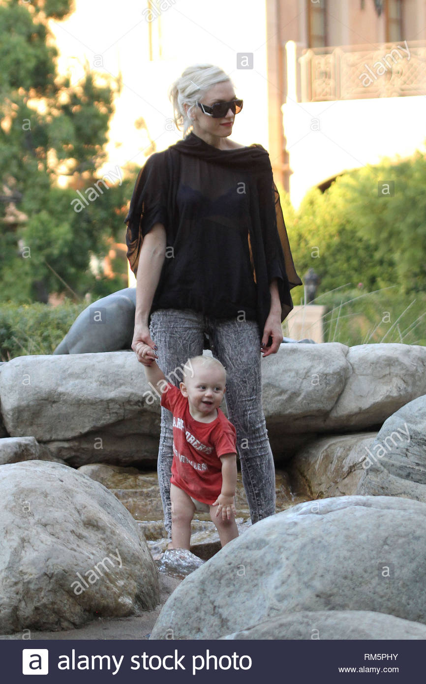 Beverly Hills Ca Part 2 Rock Star Mommy Gwen Stefani - 