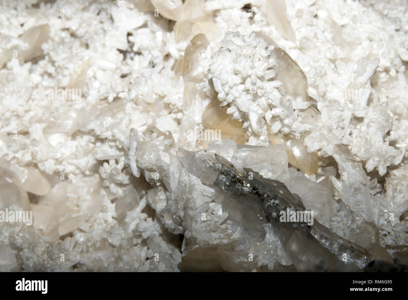 Calcium carbonate crystals hires stock photography and images Alamy
