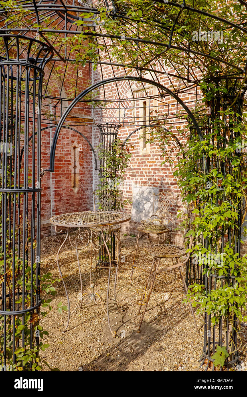 Elegant antique patterned iron garden furniture set, high table and