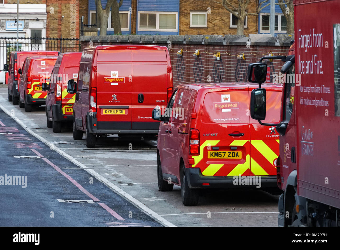 Delivery vans uk hi-res stock photography and images - Alamy