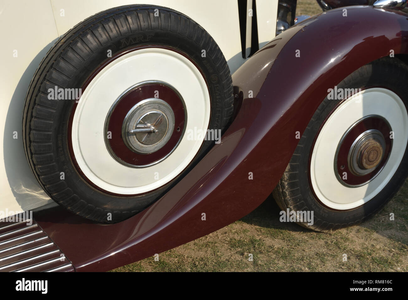 193738 RollsRoyce car stepney and frontwheel with 2530 hp 6 cylinder engine, WBB 1414 India