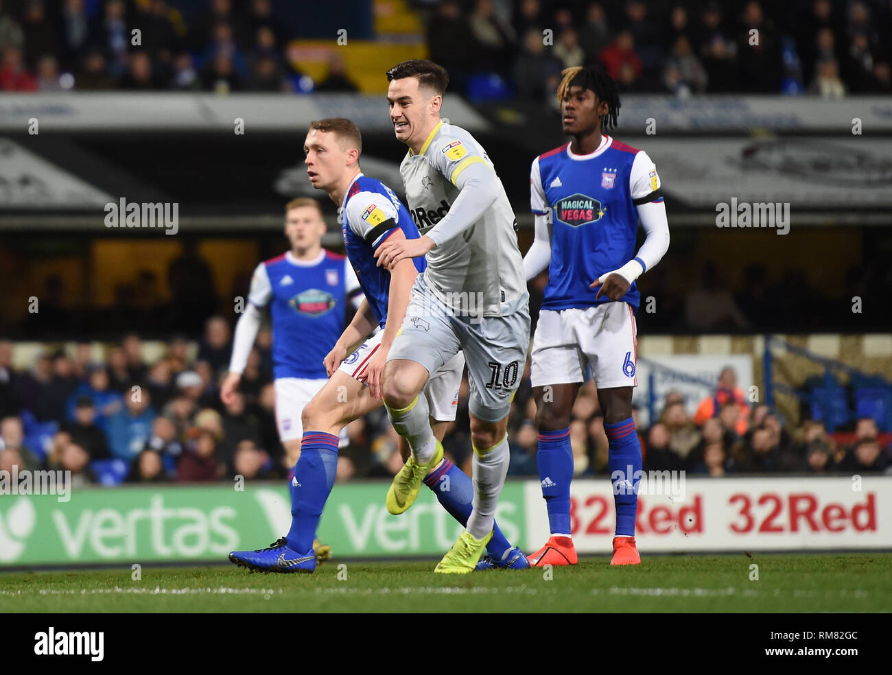 Derby County's Tom Lawrence pulls up injured whilst celebrating his side's  first goal during the Sky Bet Championship match at Portman Road, Ipswich  Stock Photo - Alamy