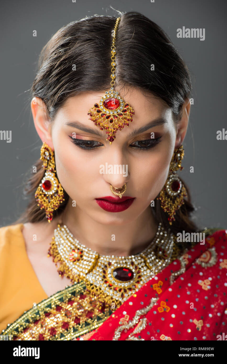 Indian woman sari jewelry hi-res stock photography and images - Alamy