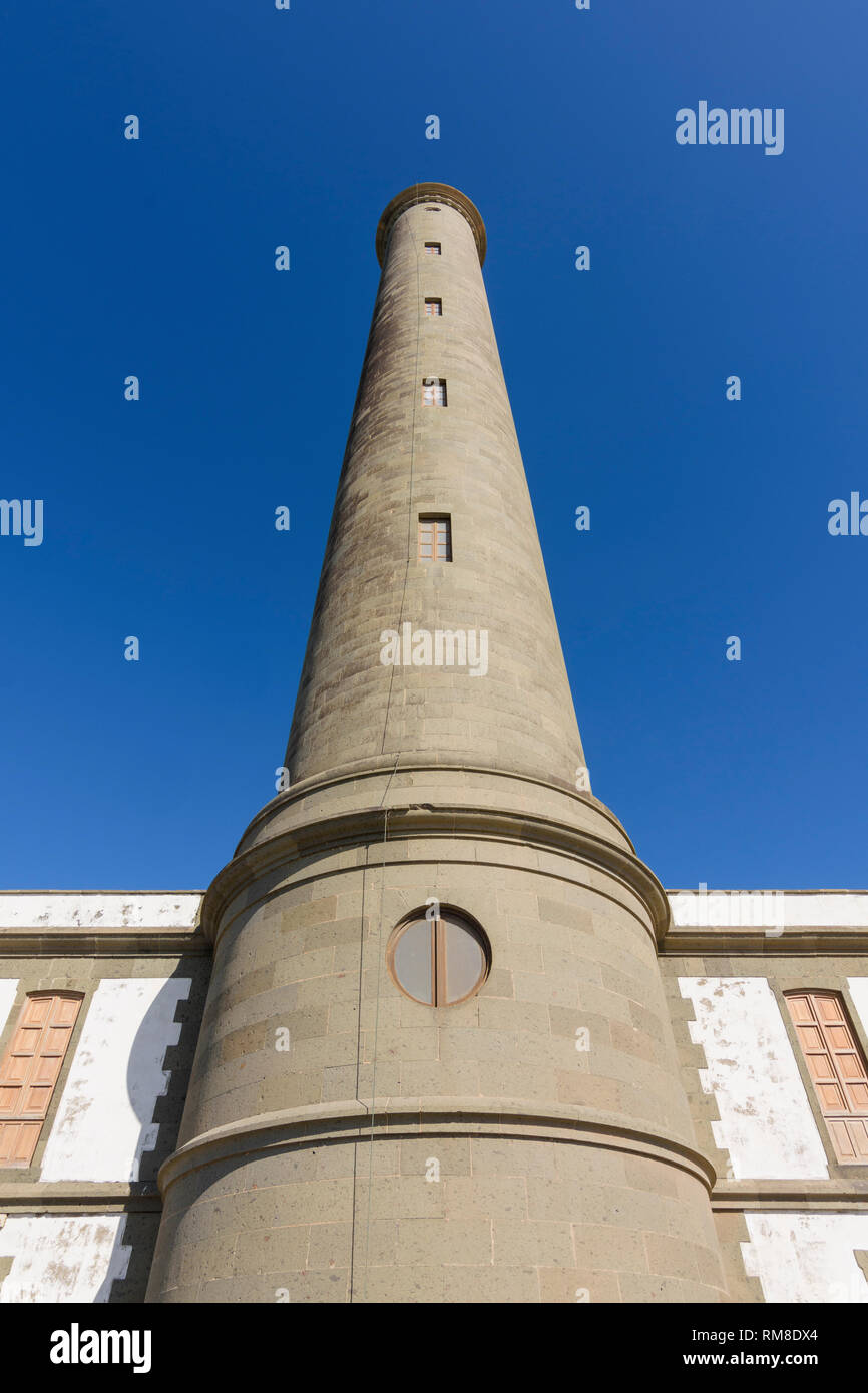 Lighthouse low angle view hi-res stock photography and images - Alamy