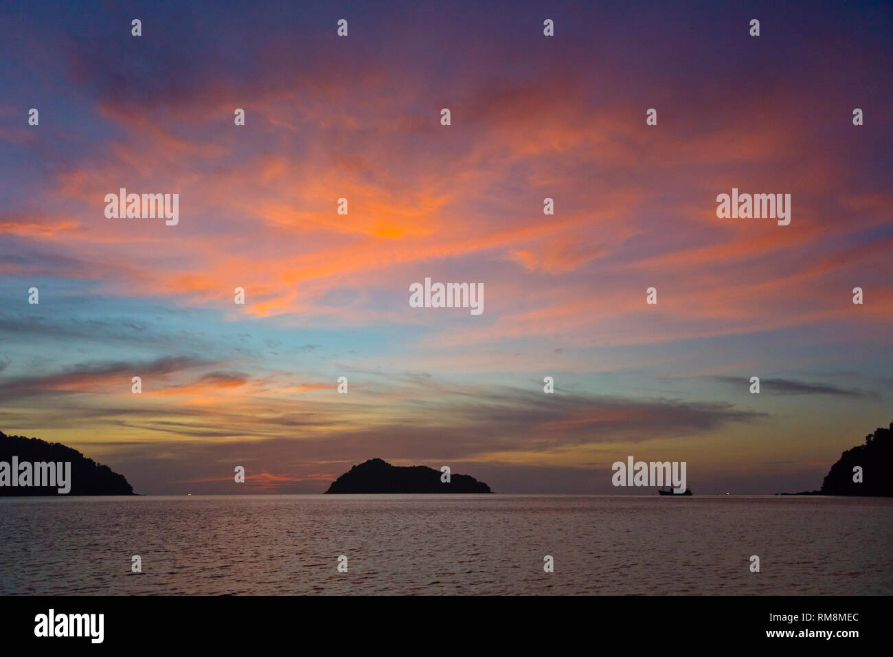 Tropical thai island hi-res stock photography and images - Alamy