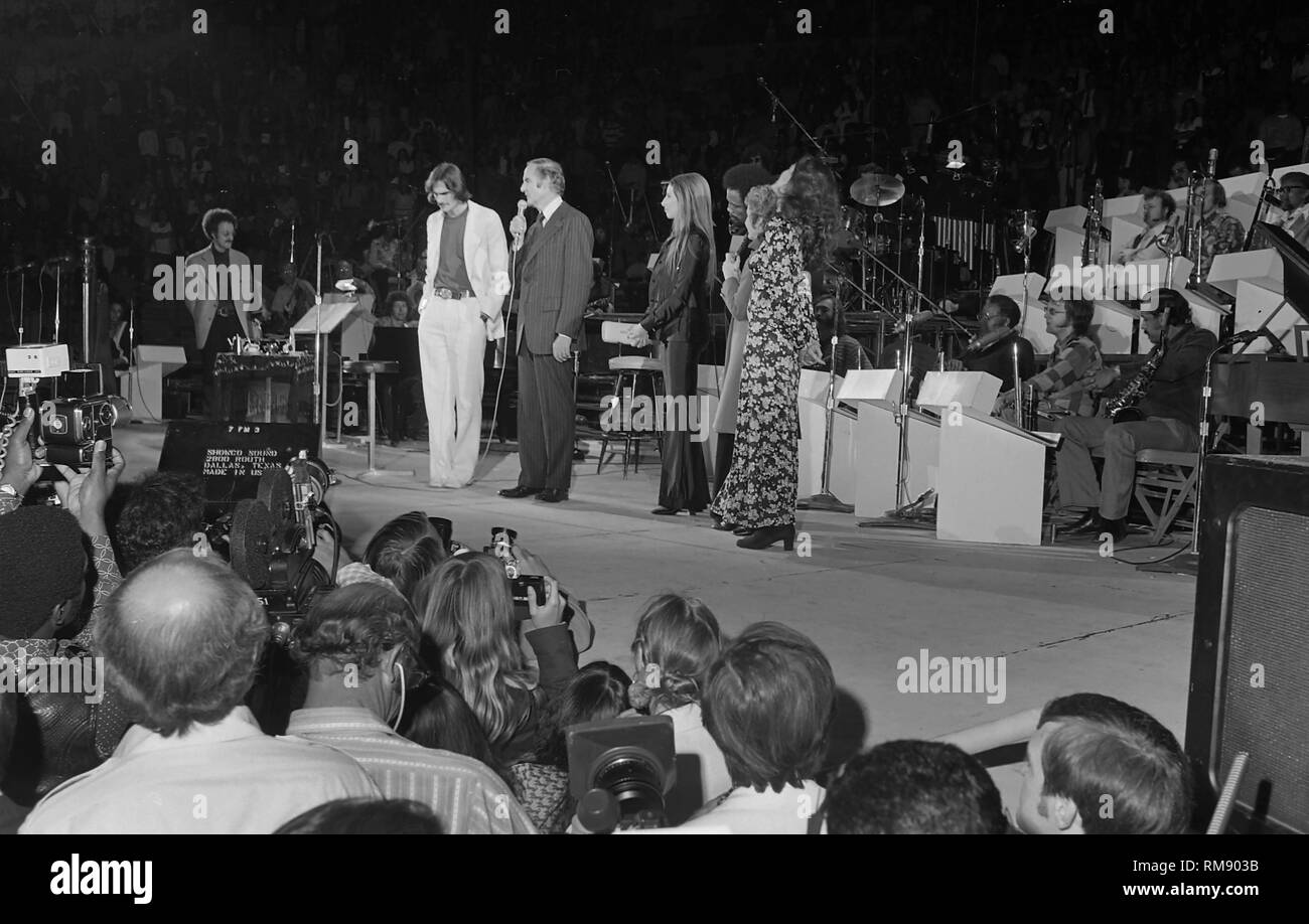 Presidential candidate George McGovern talks onstage before a fundraising concert in April 15, 1972 at The Forum in Los Angeles featuring James Taylor, Carole KIng, Barbra Streisand and Quincy Jones. Stock Photo